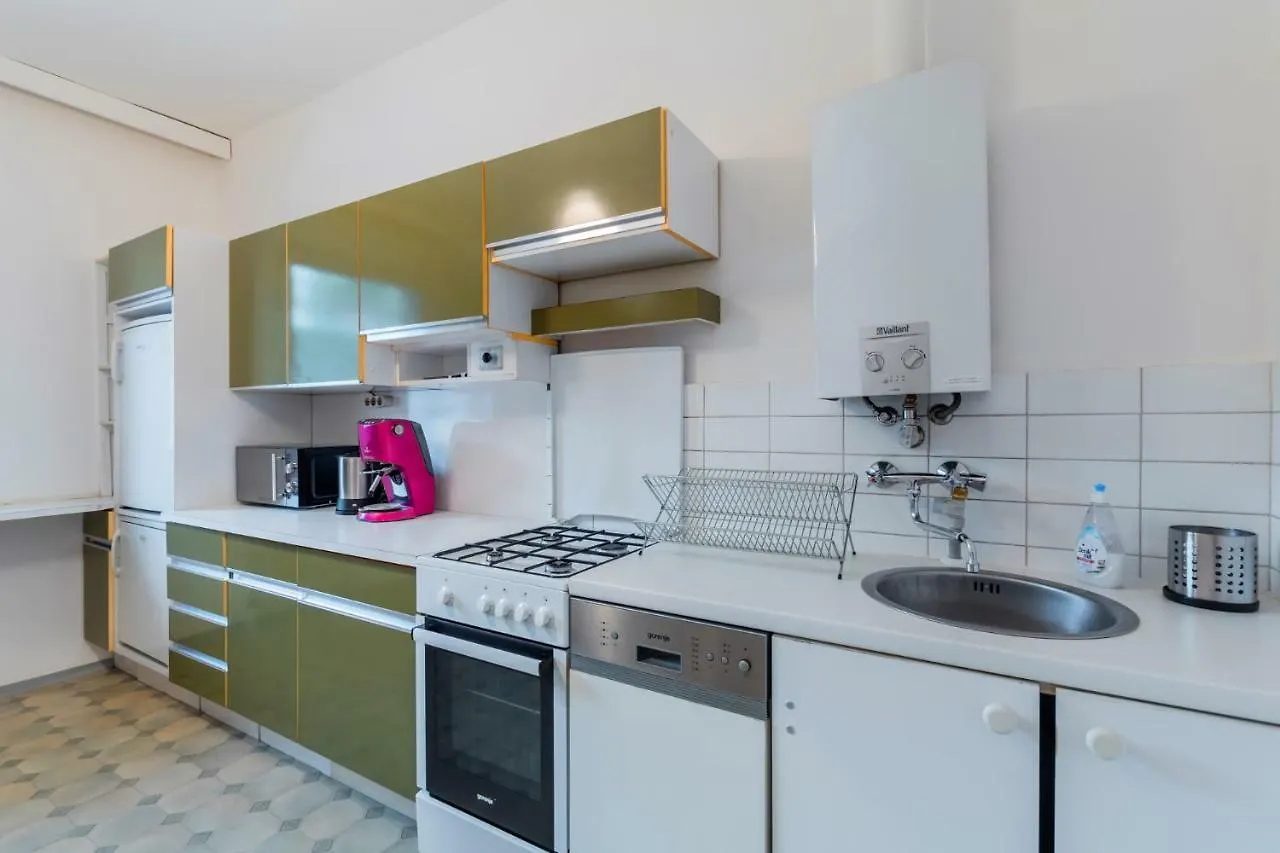 Spacious Apartment. 10 Min To The City Center Viena
